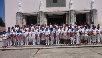 90 Damas de Blanco presente en la Iglesia Santa Rita de Acasia.