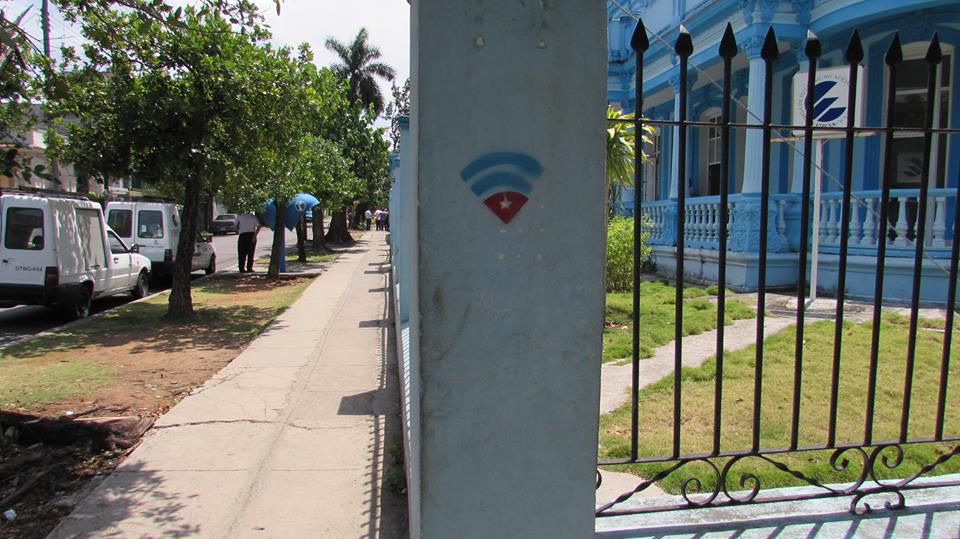 Cuba’s WiFi: “Expensive, Uncomfortable, and Dangerous”