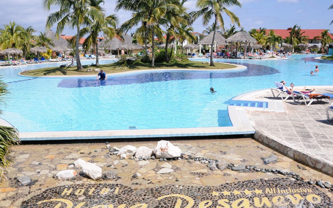 Turistas británicos demandarán al hotel Playa Pesquero por una infección con salmonela